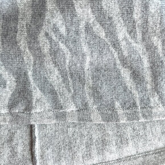 Anne Klein 100% Cashmere Animal Print Sweater Zebra Print Heather Grey - Picture 15 of 15